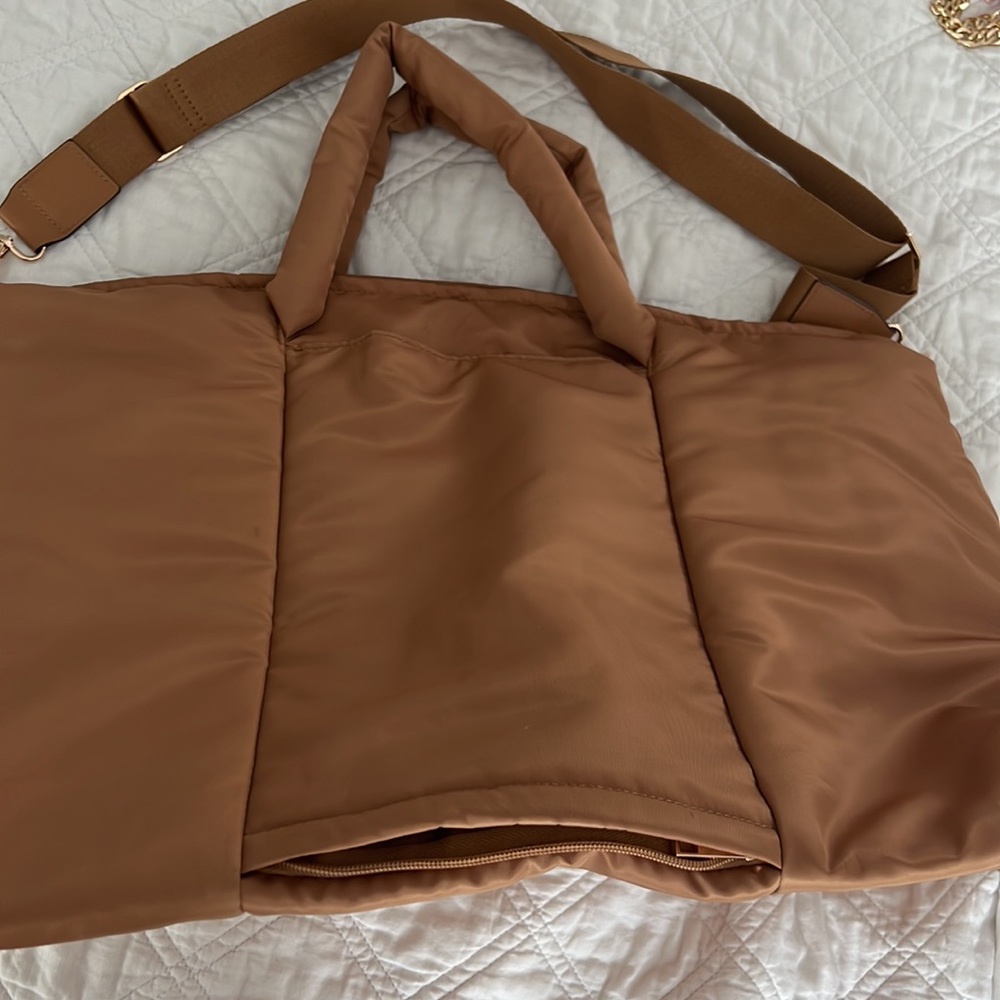 Tan Weekender - Picture 2 of 4